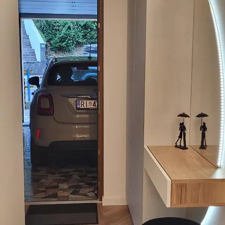 Ilaria, With A Royal Touch 奥帕提亚