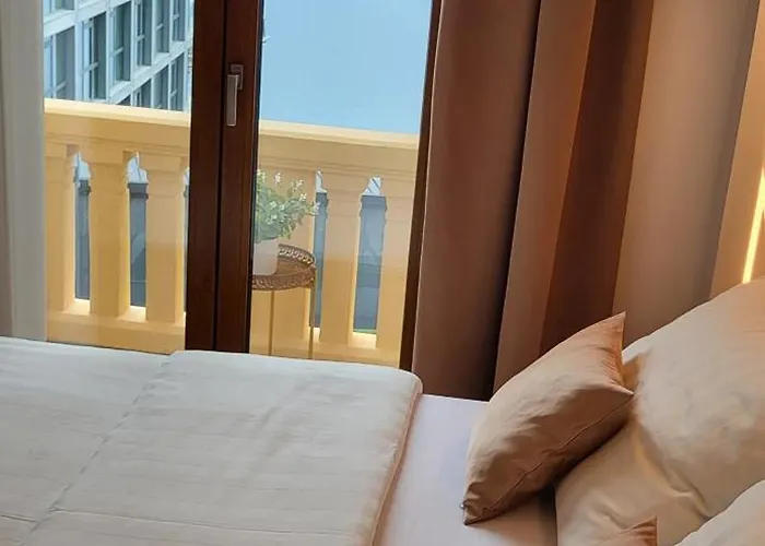 Ilaria, With A Royal Touch Опатия