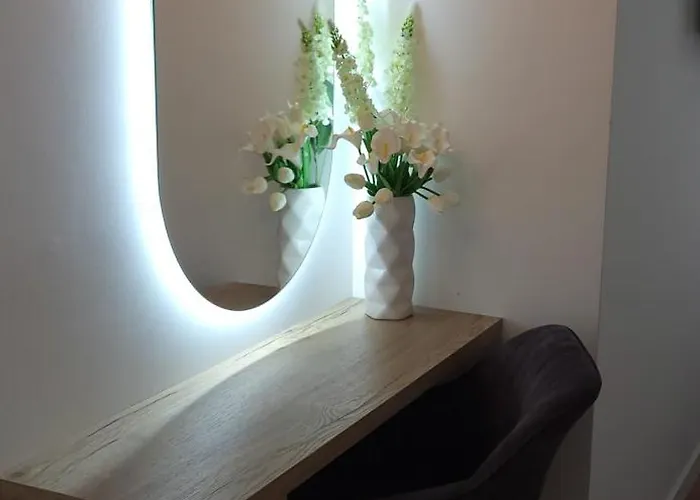 Ilaria, With A Royal Touch Опатия