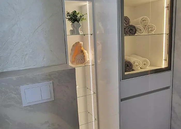 Ilaria, With A Royal Touch * Опатия