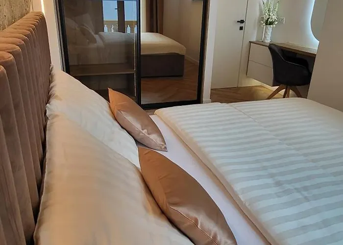 Ilaria, With A Royal Touch Apartment *