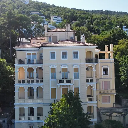 Ilaria, With A Royal Touch