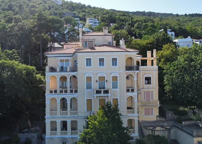 Ilaria, With A Royal Touch